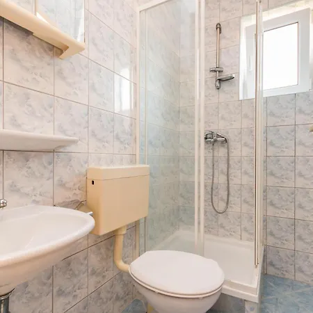 Awesome In W/ 1 Bedrooms